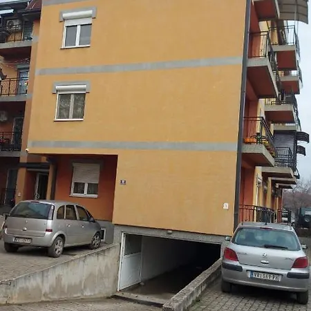 Big - Free Parking * ヴラニェ